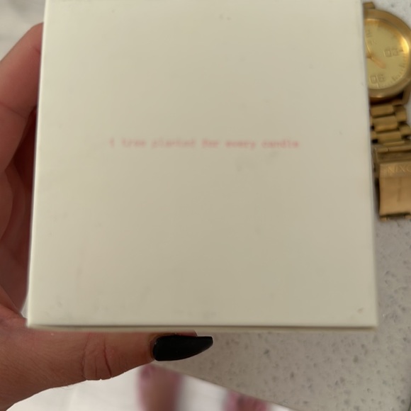 MALA HANDPOURED SUNDAY CANDLE - Picture 3 of 5